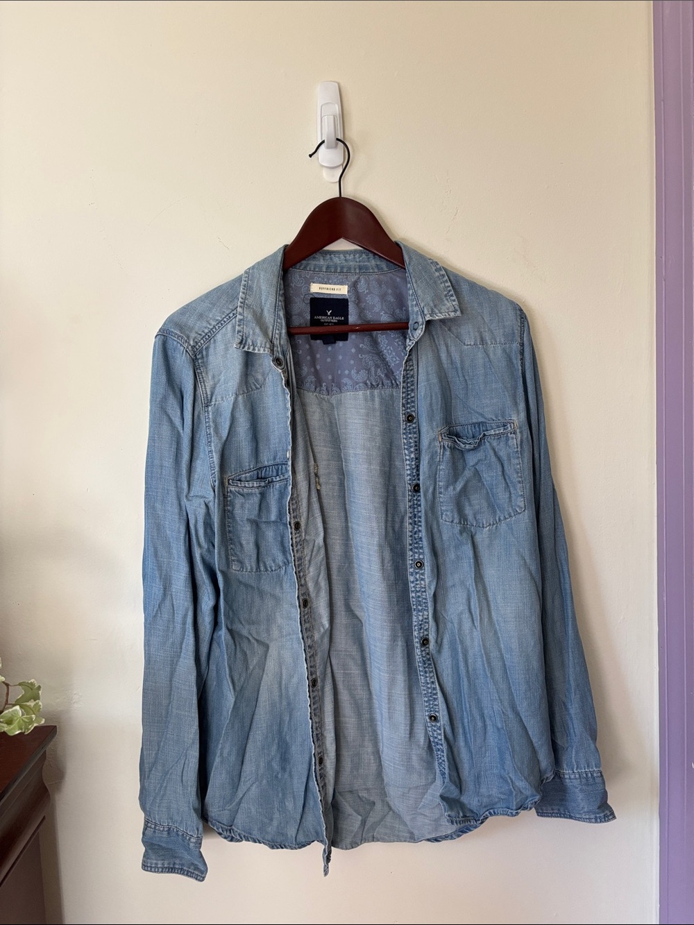 American Eagle Outfitters Light Blue Denim Shirt Jacket